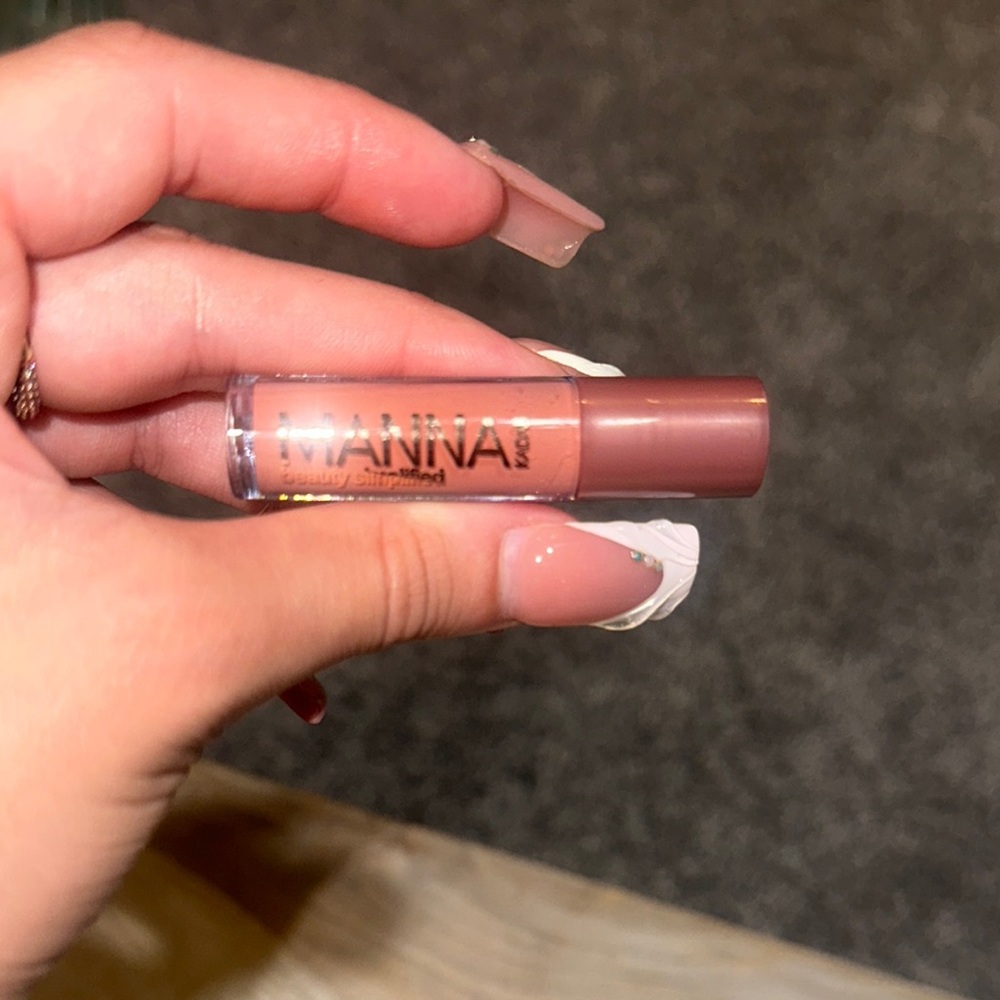 Manna Kadar Brown Lipstick Matte Finish